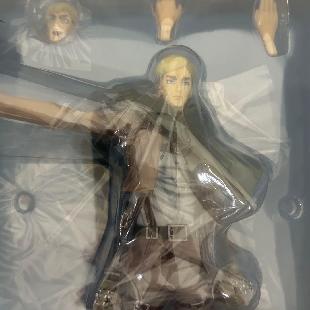 エルヴィン　1/8 フィギュア　千値練　BRAVE ACT　進撃の巨人