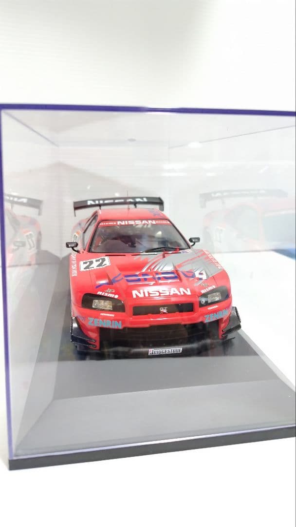 絶版限定オートアート1/18ザナヴィニスモGT-R 2002年