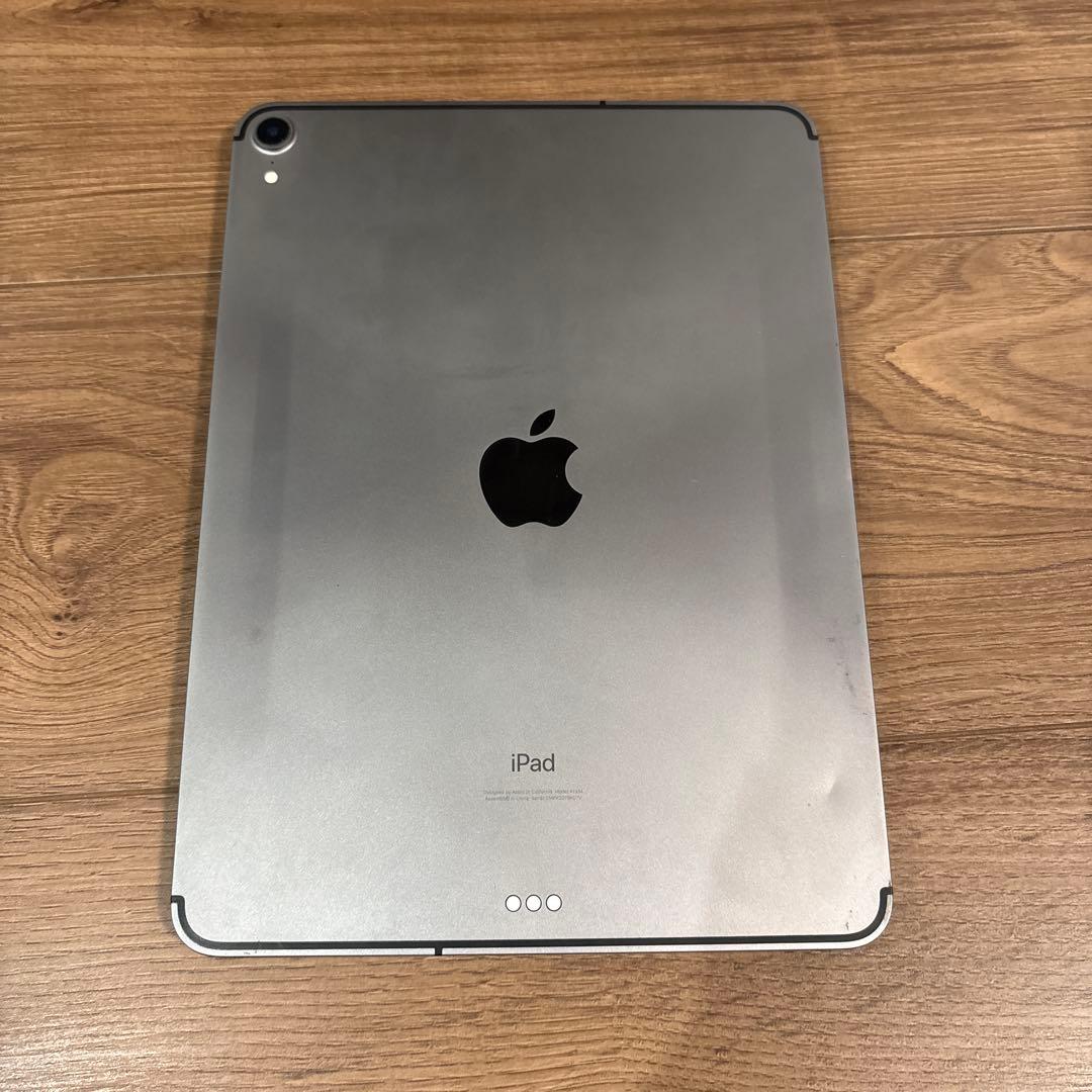 Apple iPad スペースグレー 本体Wi-Fi + Cellularモデル