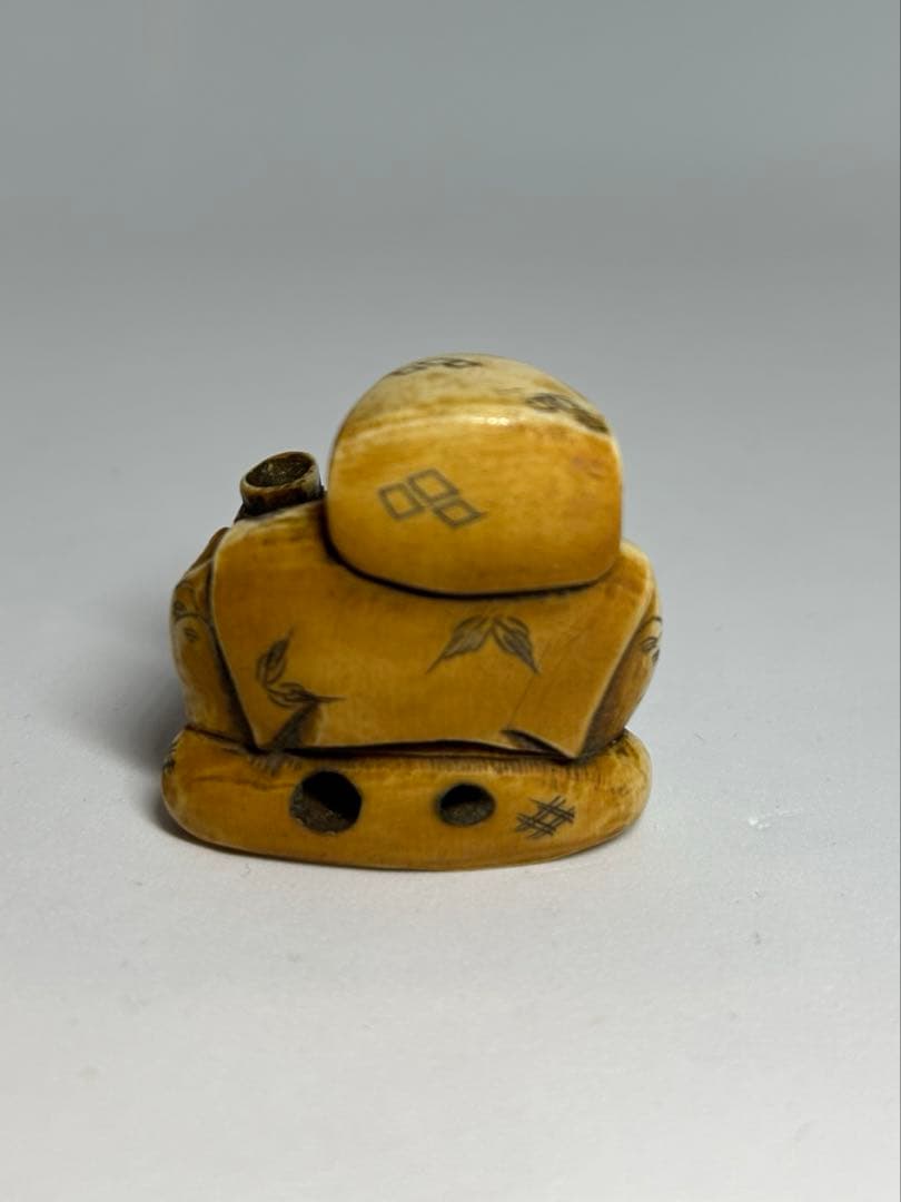 【銘あり】根付 大黒天風 骨 牙 （天然素材） 千広銘　29g