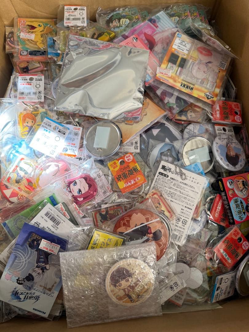 大量　アニメグッズ　まとめ売りセット　550点以上‼︎