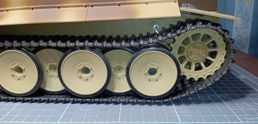 タミヤ1/16RCタンクTIGER−Ｉフルオペレーションセット完成品