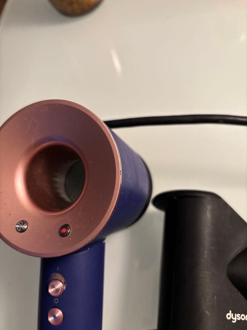 （特価）Dyson HD08 ヘアドライヤー 4種ノズルつき