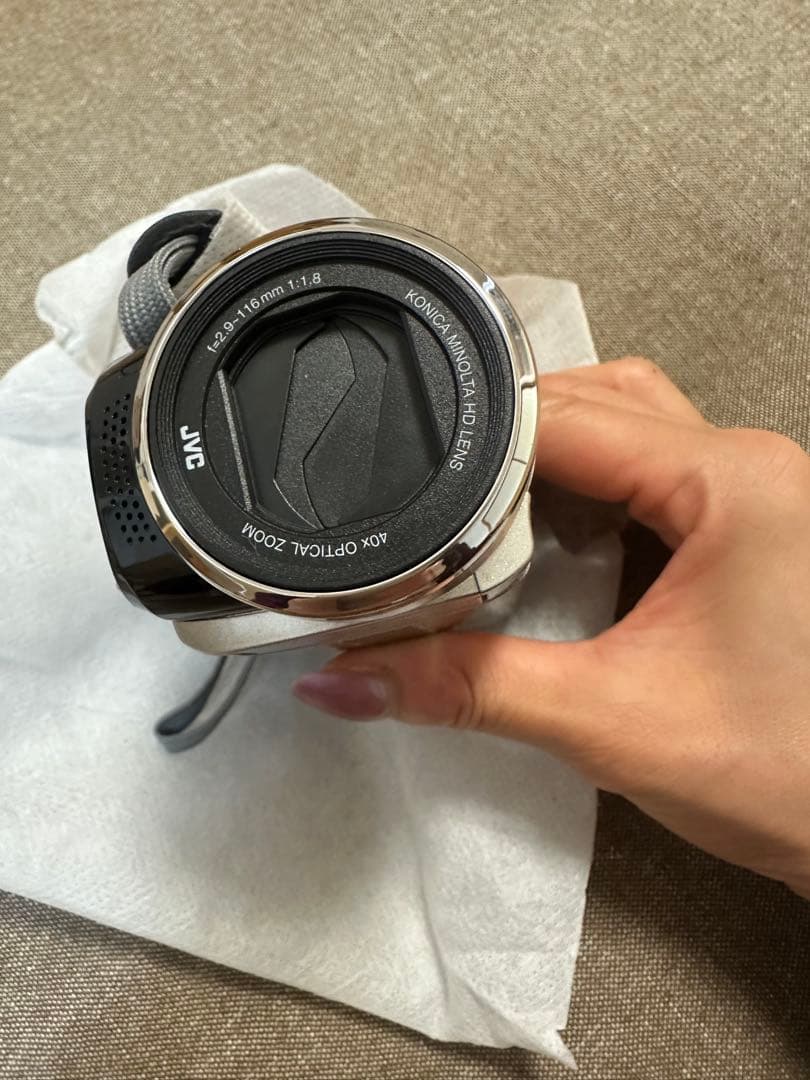 美品！JVC Everio GZ-E242-s ハイビジョンメモリームービー