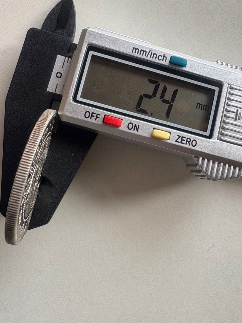 s*e様 【本物保証】　一圓銀貨　丸銀右打　明治28年銘