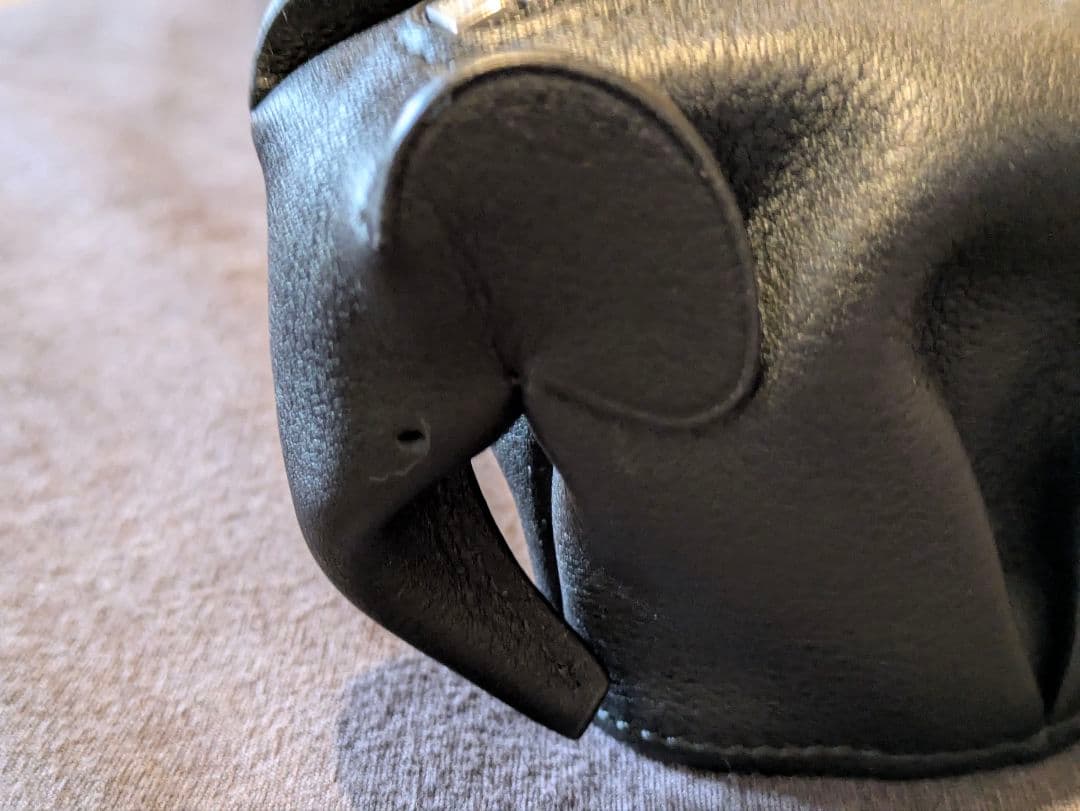 C*a様 【LOEWE】エレファント レザーケース チャーム(ブラック)