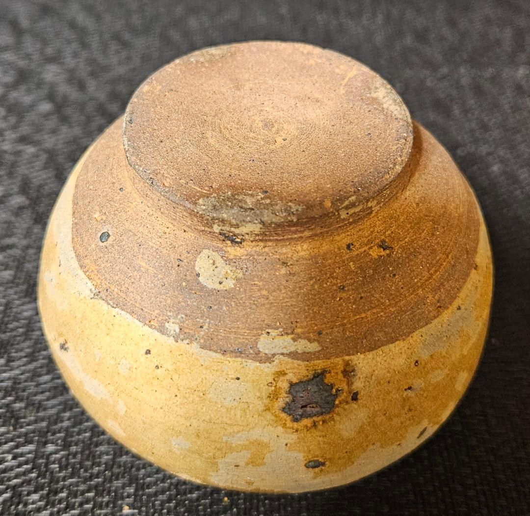 中国古美術　中国古陶磁器　唐時代末期頃　越州窯　黄釉　丸形　小壺　花入　茶道具