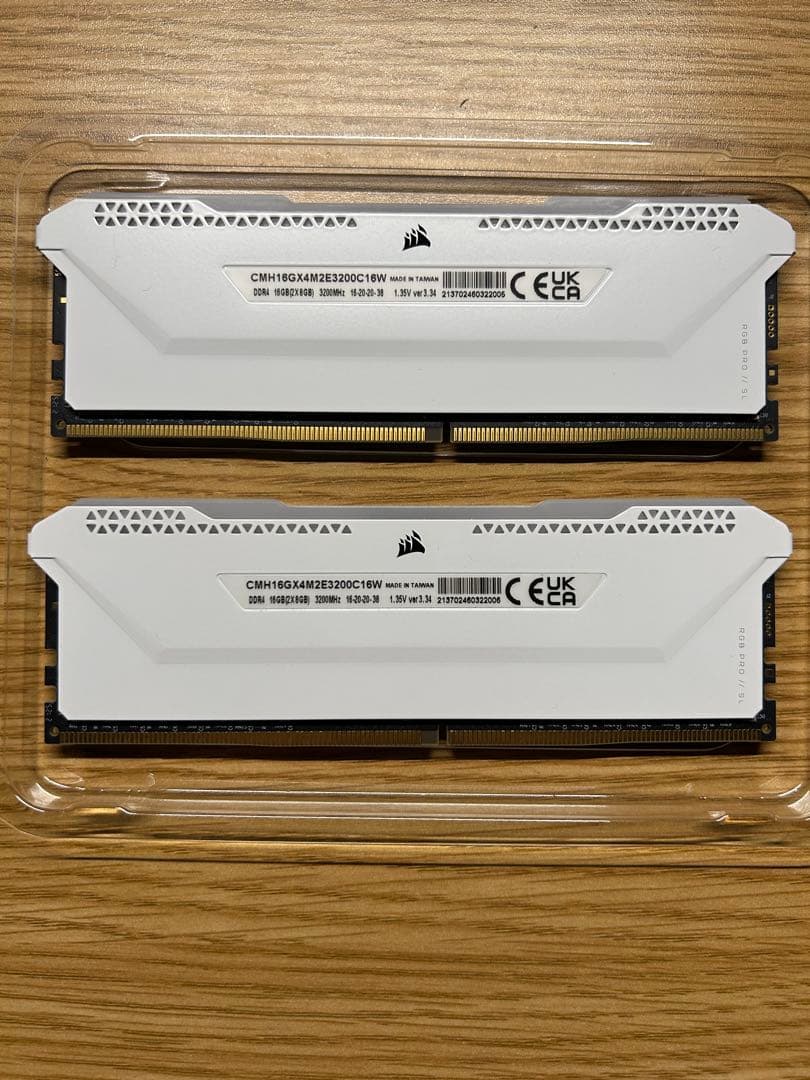 メモリー Corsair 16GB (2x8GB) DDR4 3200MHz