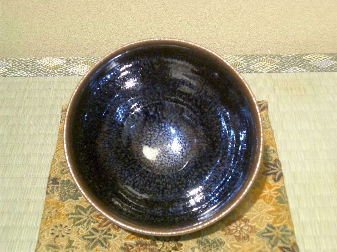 京焼・清水焼　牧勇吉作　油滴　茶碗　共箱　無傷　古物。