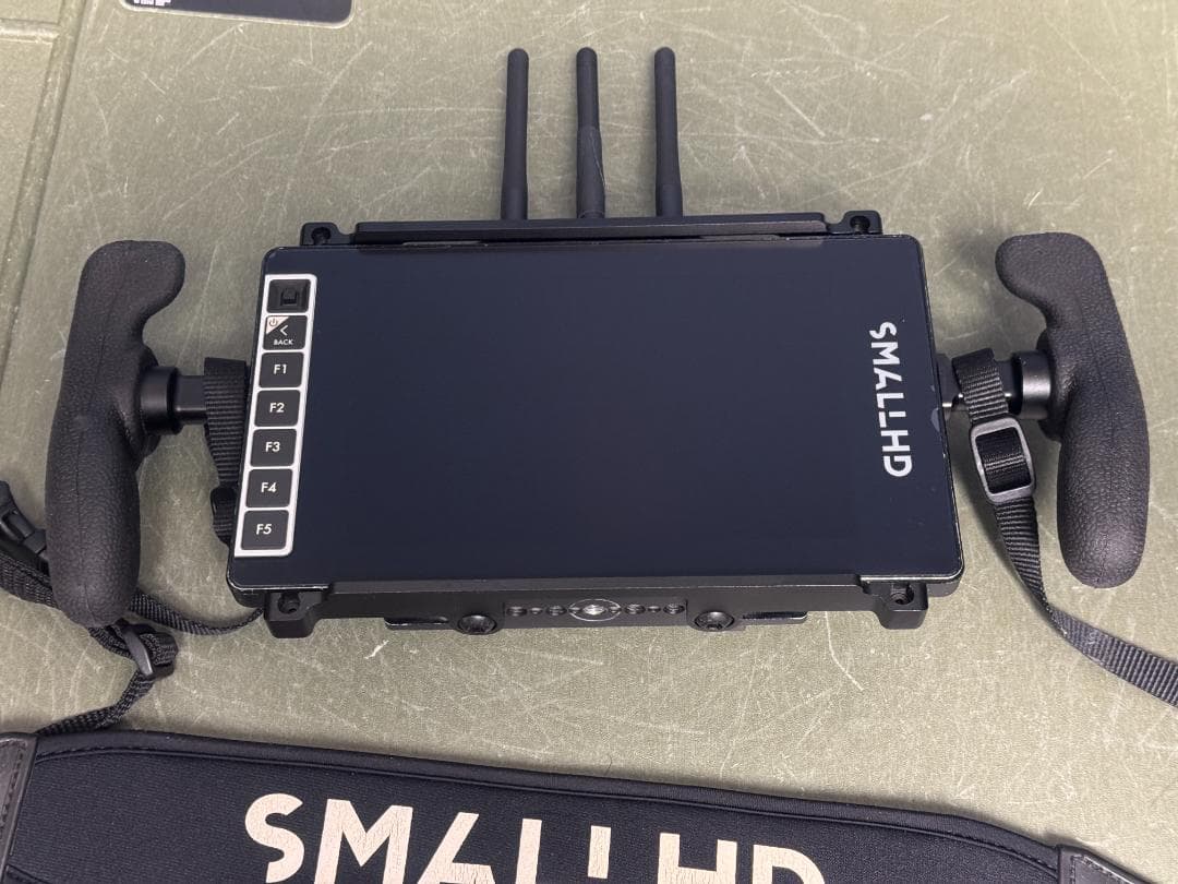 SmallHD 703 Bolt Directors Monitorセット