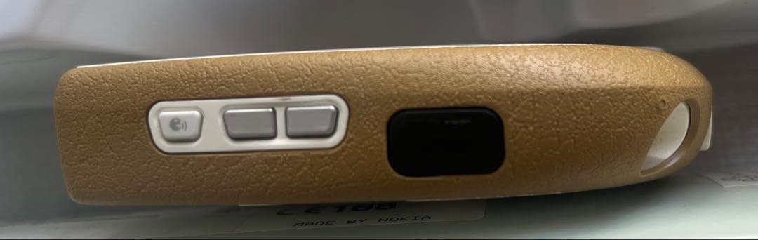 Y*A様 Nokia 7600 本体 ホワイト/ゴールド