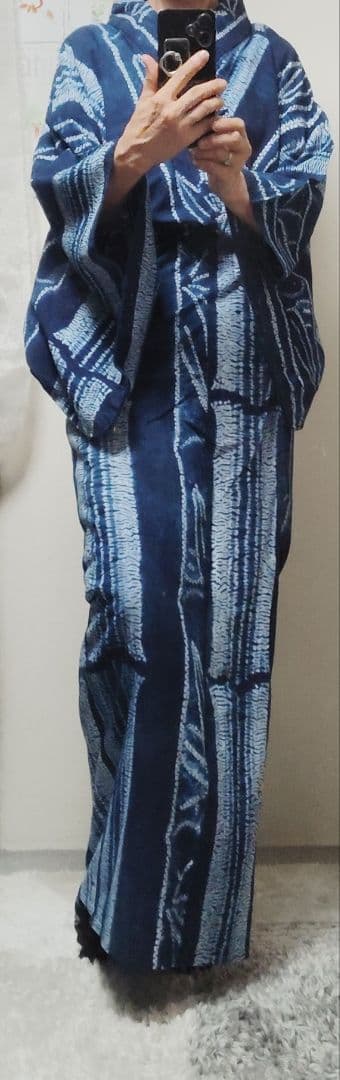 紺色と青のストライプ着物