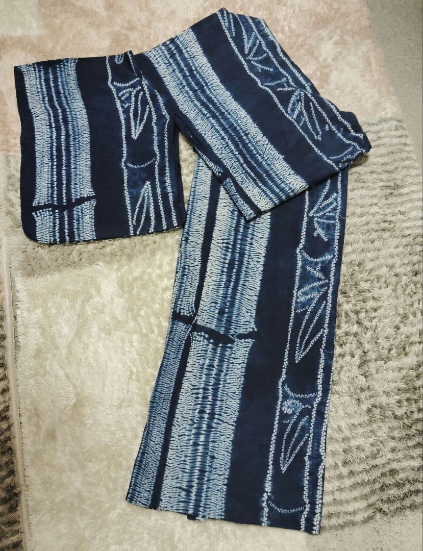紺色と青のストライプ着物
