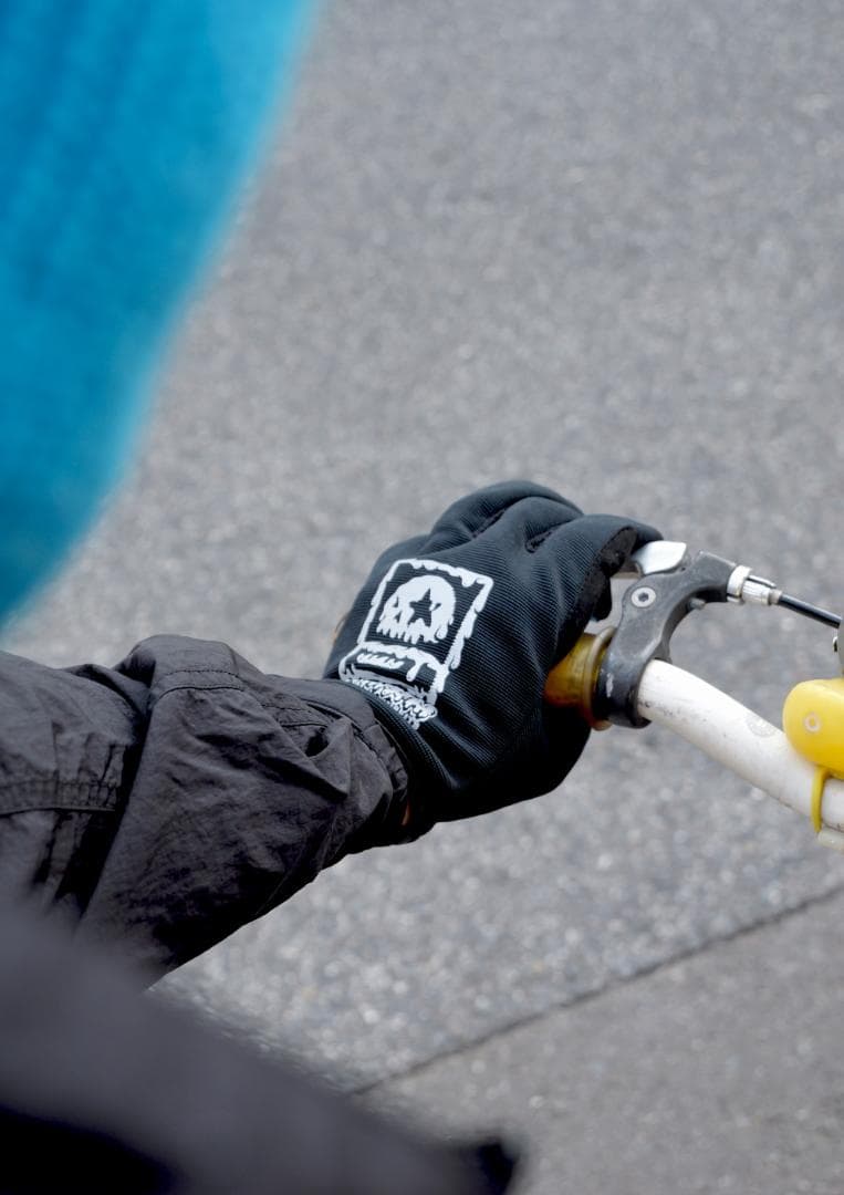 新品　サンタクルーズ x MxMxM スクリーミングハンドグローブ　黒緑