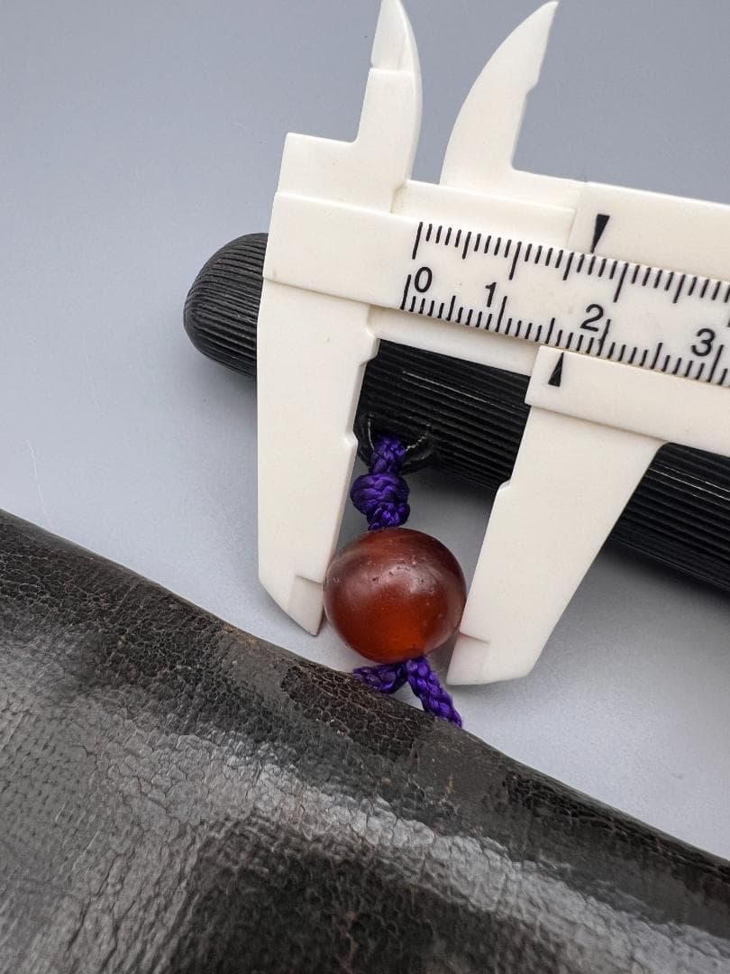 江戸明治時代　斧形前金具　銀象嵌　裏金具在銘　キセル入れ一心在銘　瑪瑙珠根〆