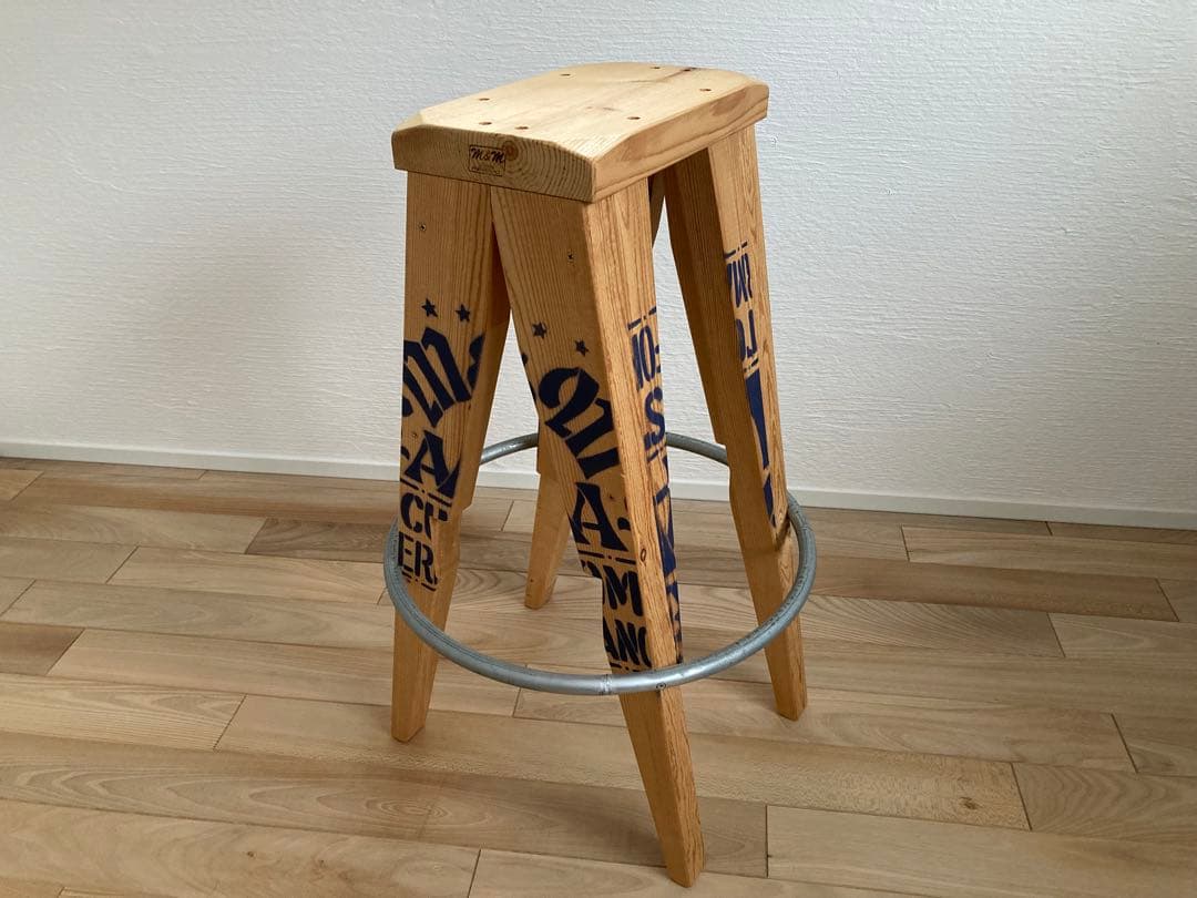 m&m custom performance furniture 角スツール大