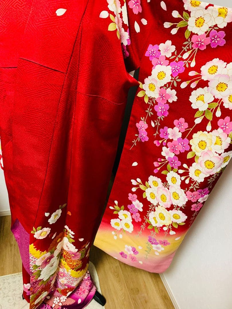華やかな赤い振袖フルセット　花柄　正絹　美品　成人式