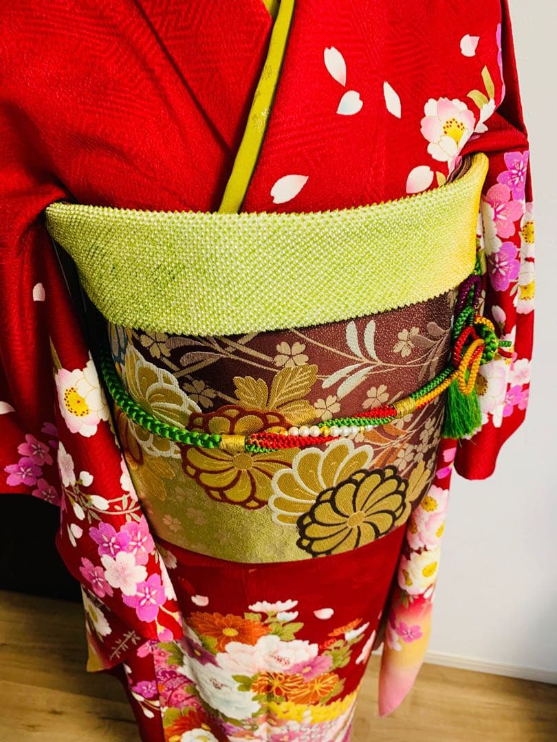 華やかな赤い振袖フルセット　花柄　正絹　美品　成人式