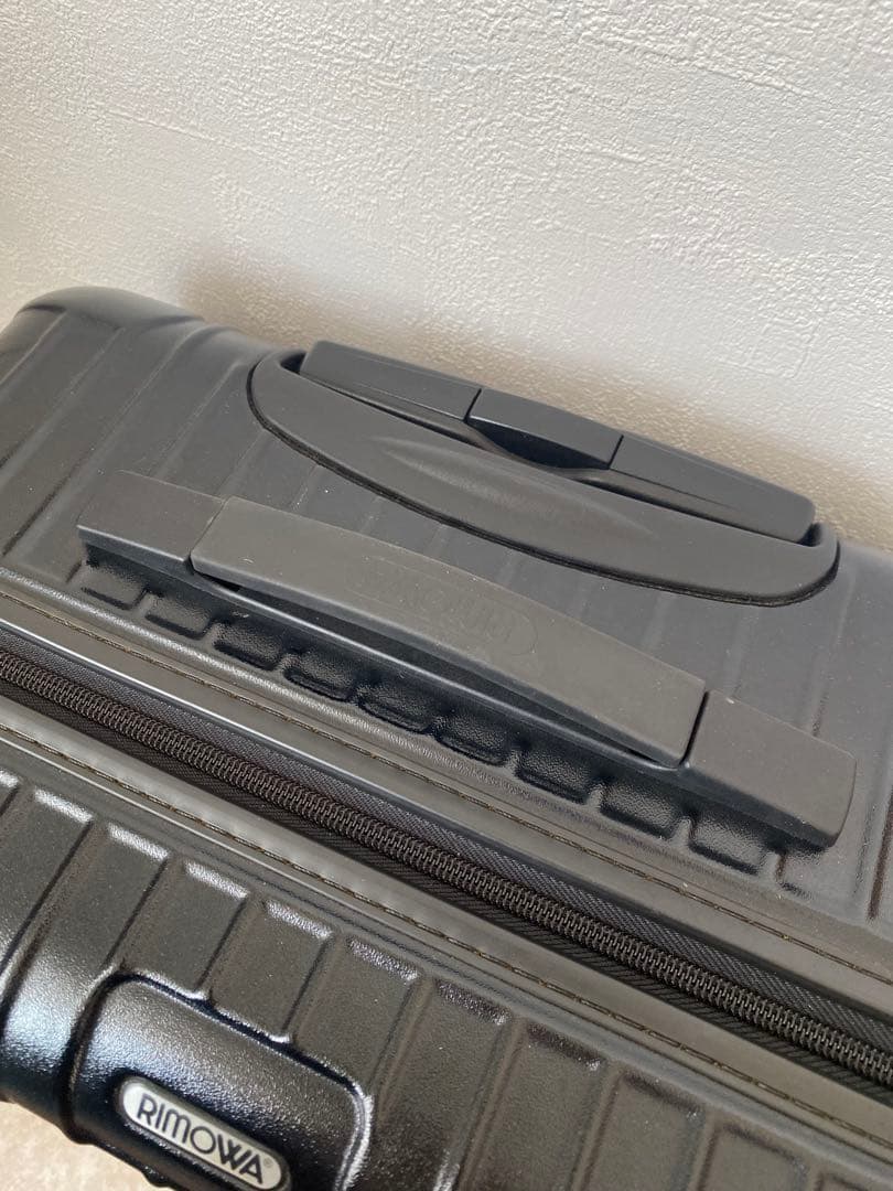 RIMOWA ブラック キャリーケース　63L