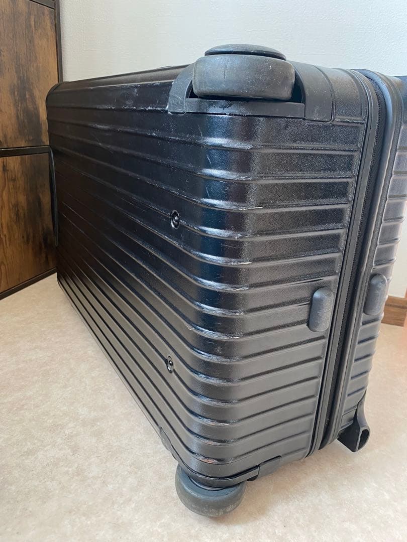 RIMOWA ブラック キャリーケース　63L