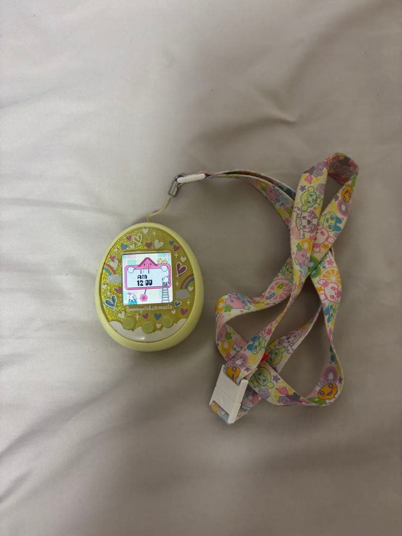 【動作確認済み】たまごっちみーつ　イエロー　ストラップ付き