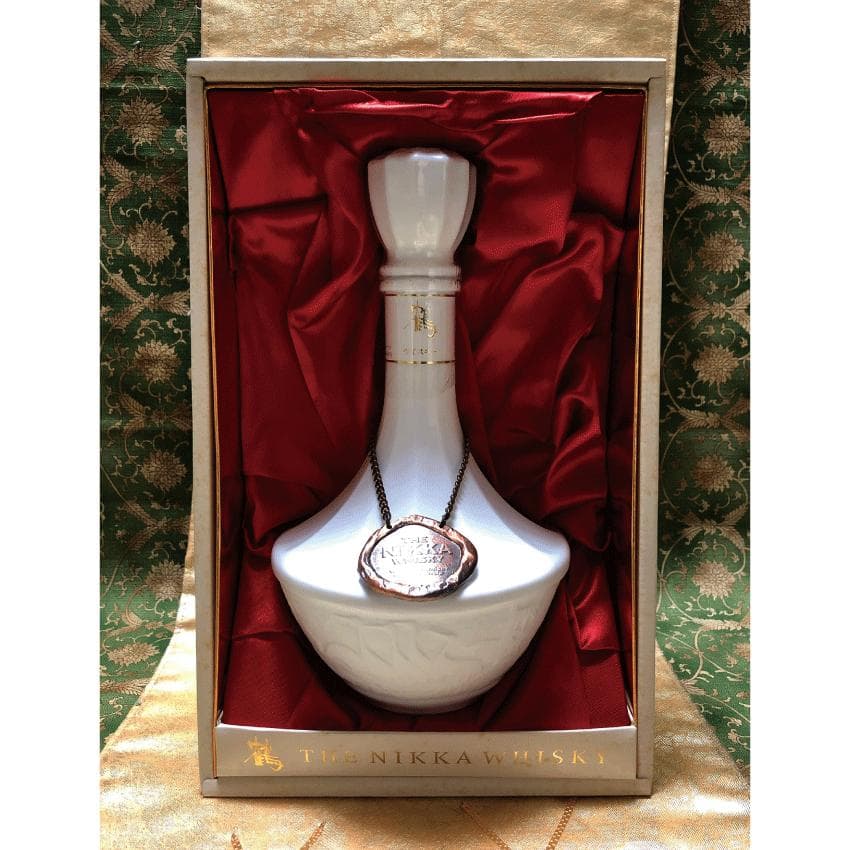 ⭐︎終売品⭐︎ニッカ鶴⭐︎ 17年表記無 ⭐︎前期陶器ボトル⭐︎専用化粧箱⭐︎
