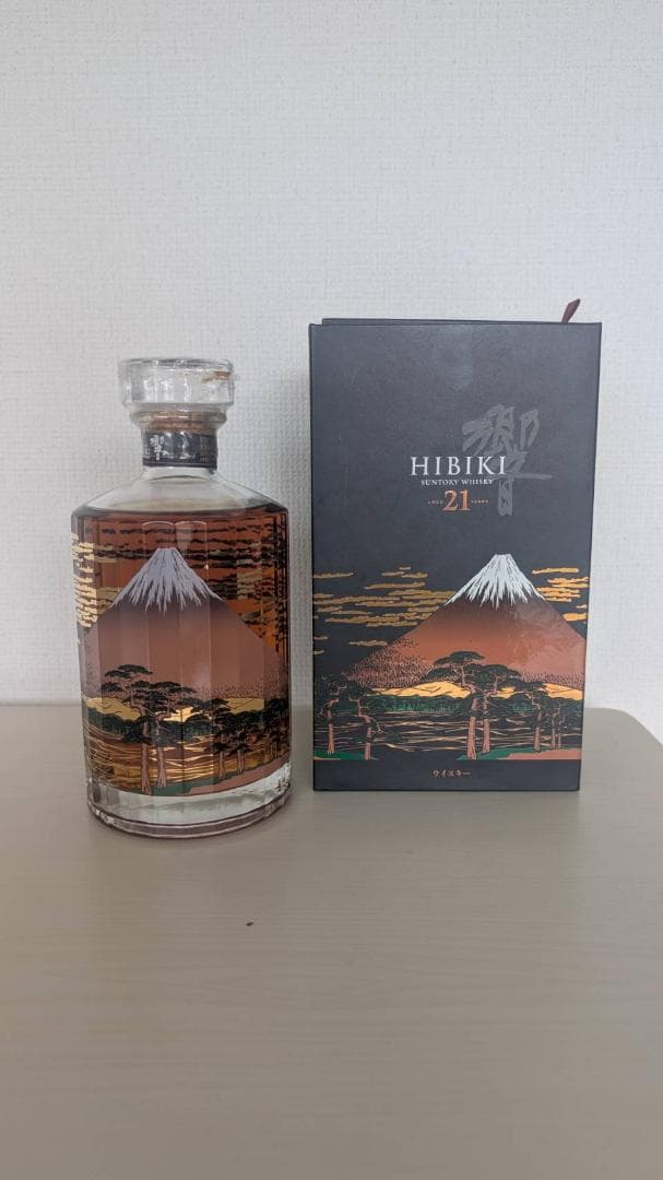 【未開栓・箱付】サントリー 響21年 富士風雲図 富士山意匠ボトル 700ml