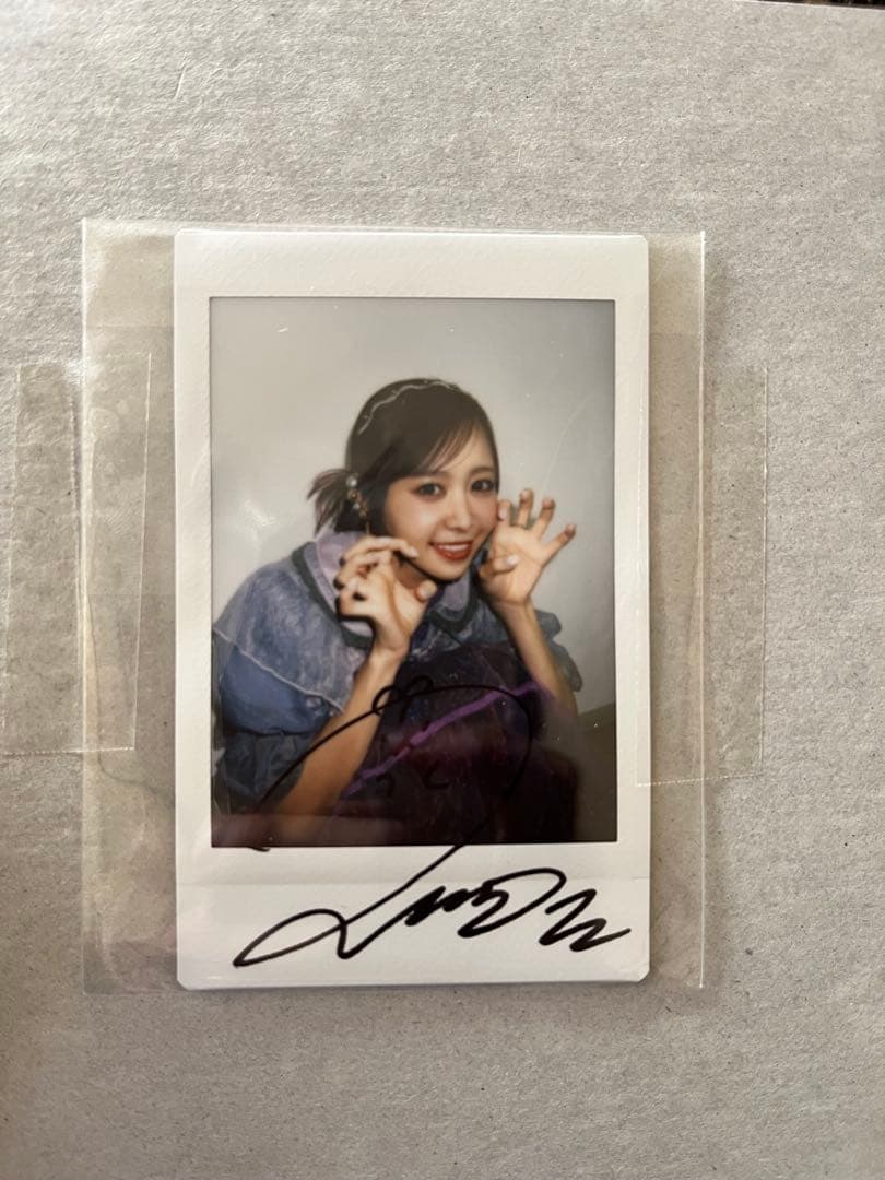 仲川瑠璃 直筆サイン入りチェキ