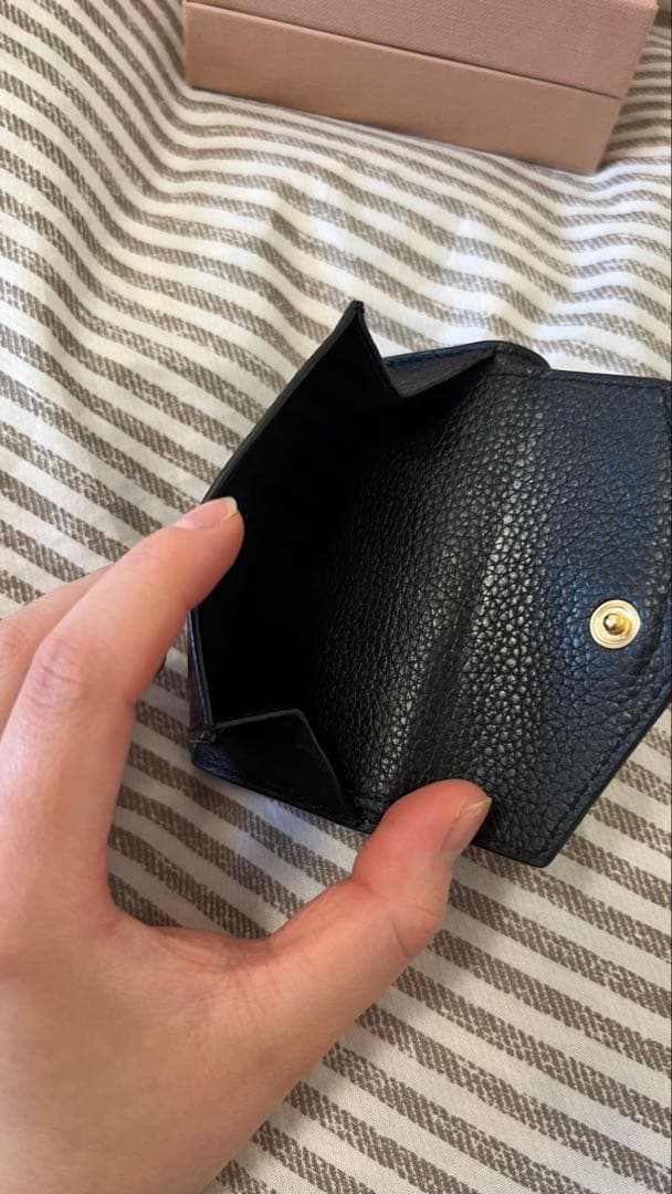 miu miu ヴィッテロダイノレザー 財布