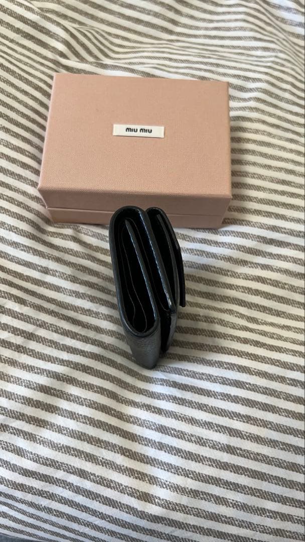 miu miu ヴィッテロダイノレザー 財布
