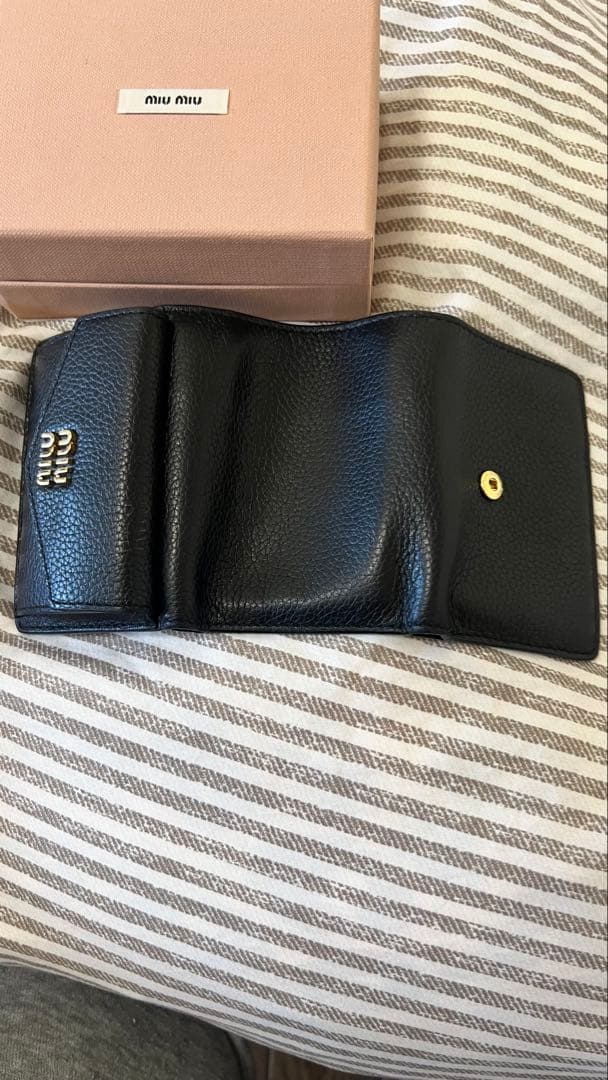 miu miu ヴィッテロダイノレザー 財布