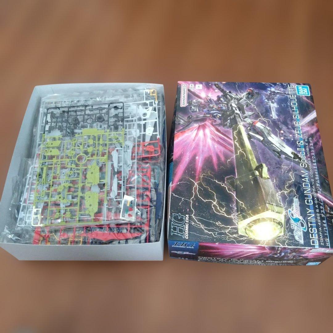 バンダイ HG 1/144 デスティニーガンダムSpecII&ゼウスシルエット