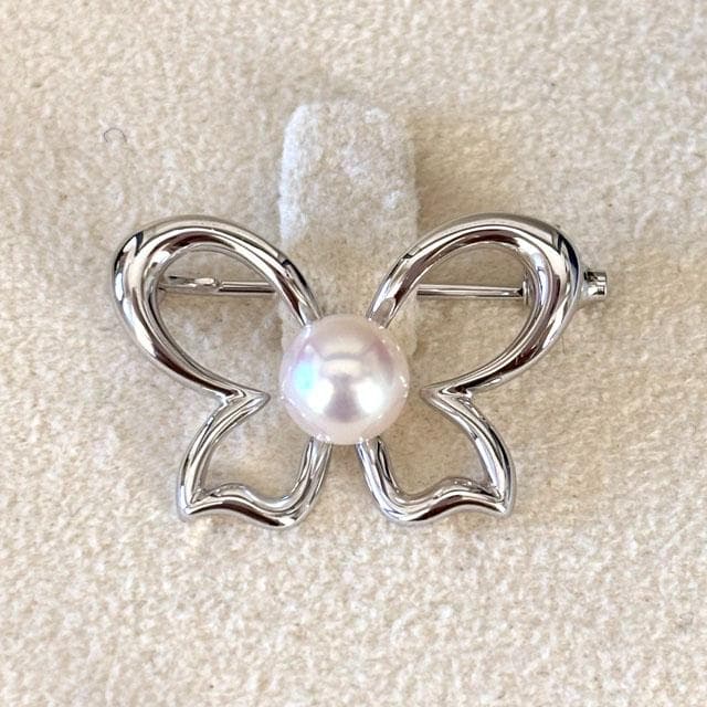 専用MIKIMOTO パール 蝶 ブローチ K18WG 3.9g 約6.5mm