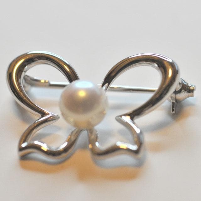 専用MIKIMOTO パール 蝶 ブローチ K18WG 3.9g 約6.5mm