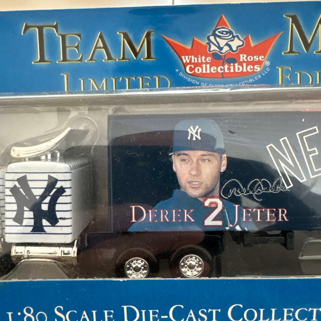 ニューヨーク・ヤンキース ミニカー トレーラー　トラック　メジャーリーグ