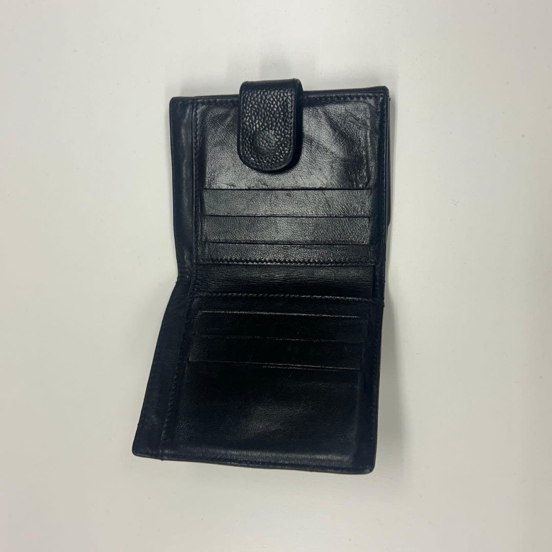 CHANEL シャネル 黒 キャビアスキン 折り財布 ロゴ入り レディース