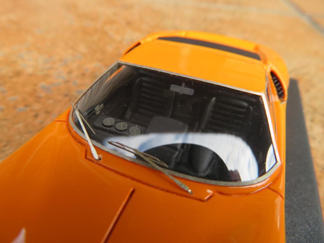 MR社製　1/43　ランボルギーニミウラSV