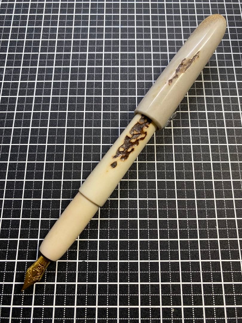平井木工挽物所　雲舟シリーズ　鹿角　万年筆　字幅F