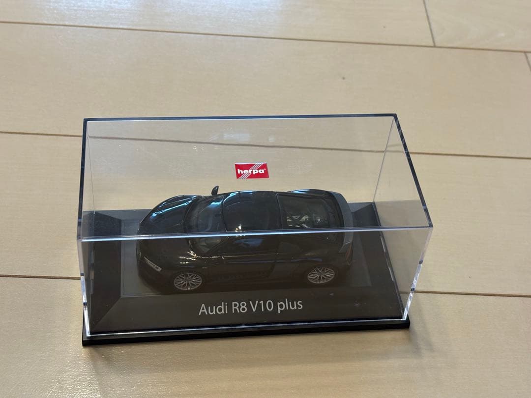 ヘルパ アウディ R8 V10 plus 1/43
