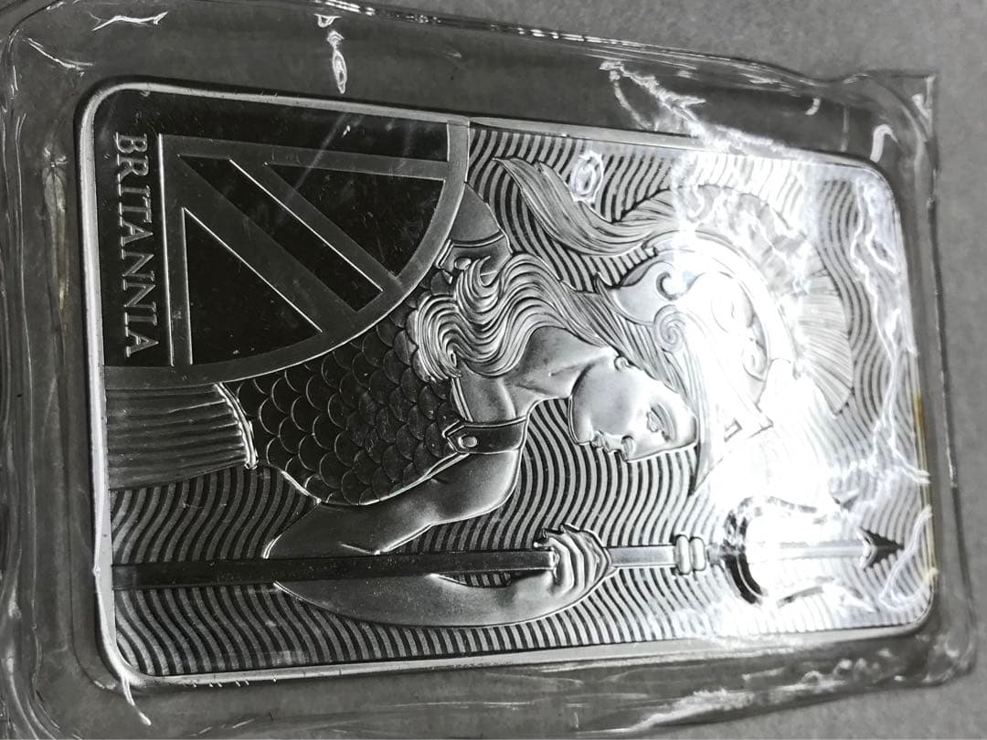 B002 10 oz ブリタニア 銀バー 999