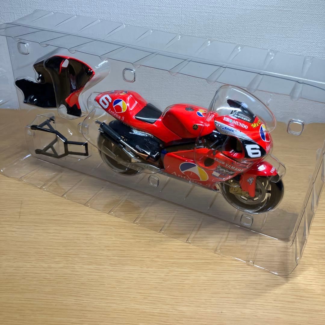 ミニカー MINICHAMPS YAMAHA YZR500 Antena3 GP2001