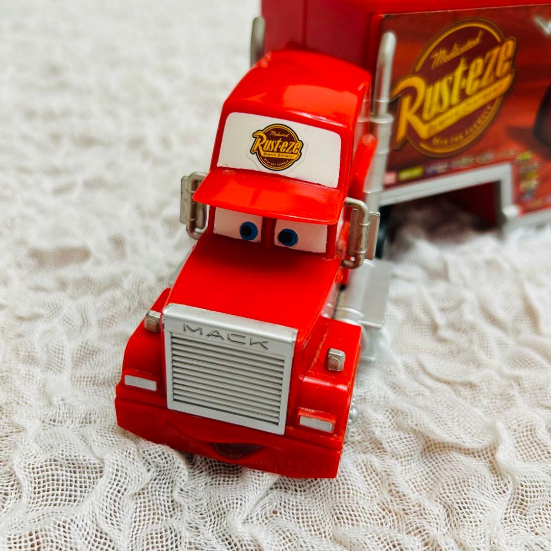 ミニカーセット ライトニング・マックイーン トレーラー付き