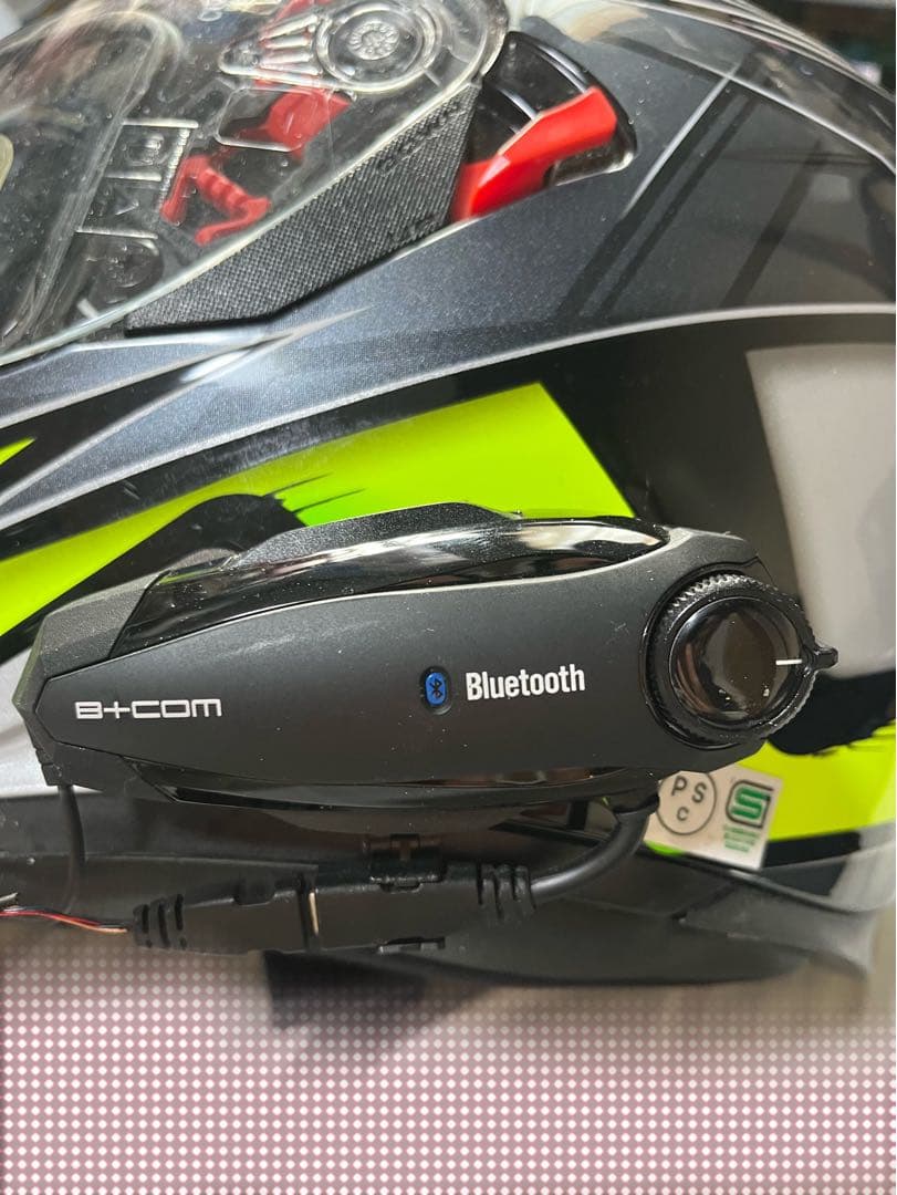 りる　AGV k-3ヘルメット