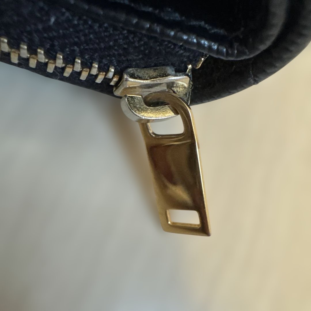 ☆まるも☆【正規品】SAINT LAURENT 二つ折り財布 使用品