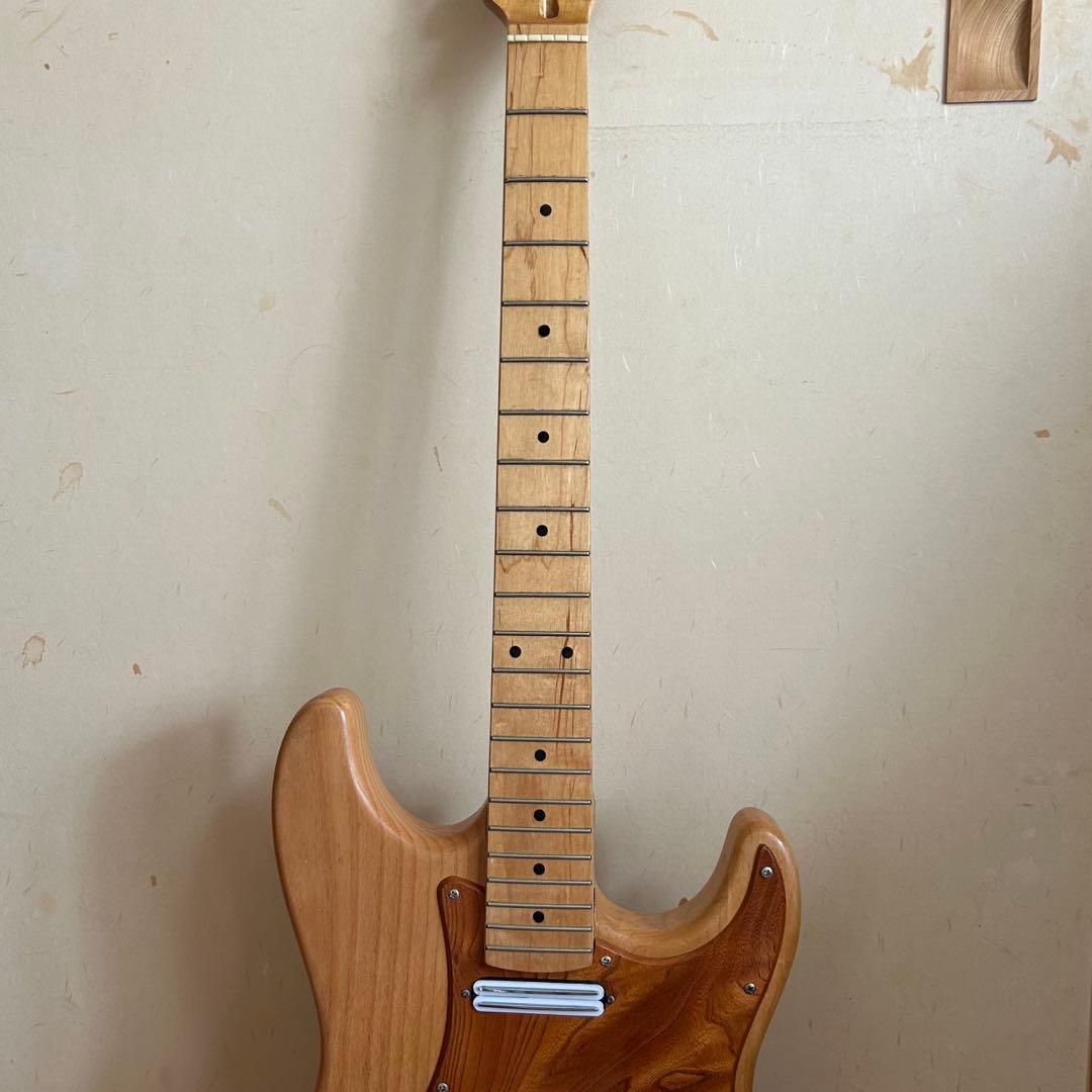 【美品】ストラト エレキギター ハムバッカー HSS構成 【カスタム】