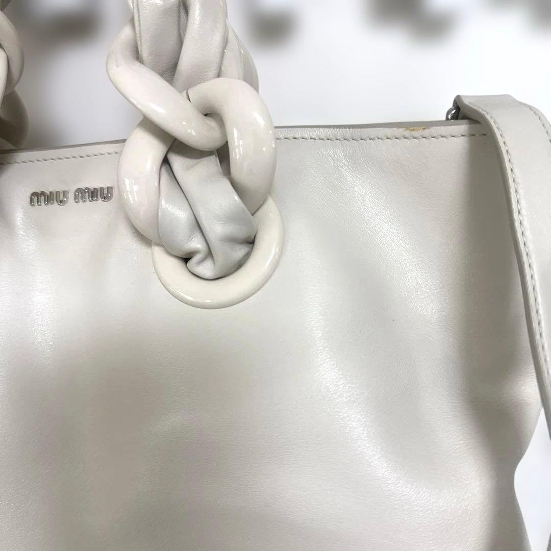 MIUMIU ミュウミュウ　レザーハンドバッグ 白