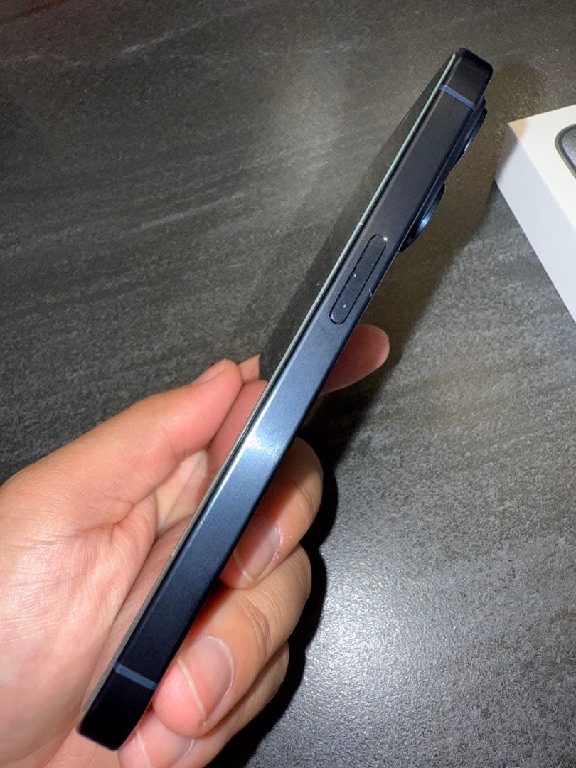 Apple iPhone 15Pro ブルーチタニウム