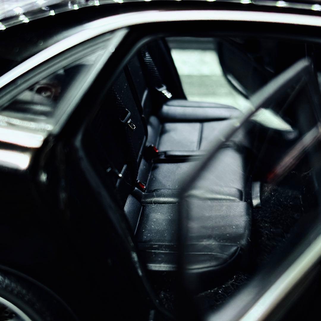 ディーラー特注 1/18 ミニチャンプス アウディ RS4 (B7)