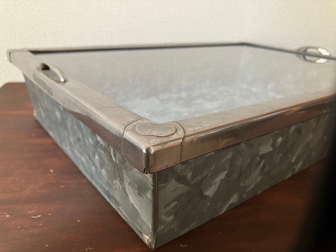 昭和レトロ　ブリキ製ガラス蓋ケース　ブリキ製ショーケース（1枚扉、取り外し可能）