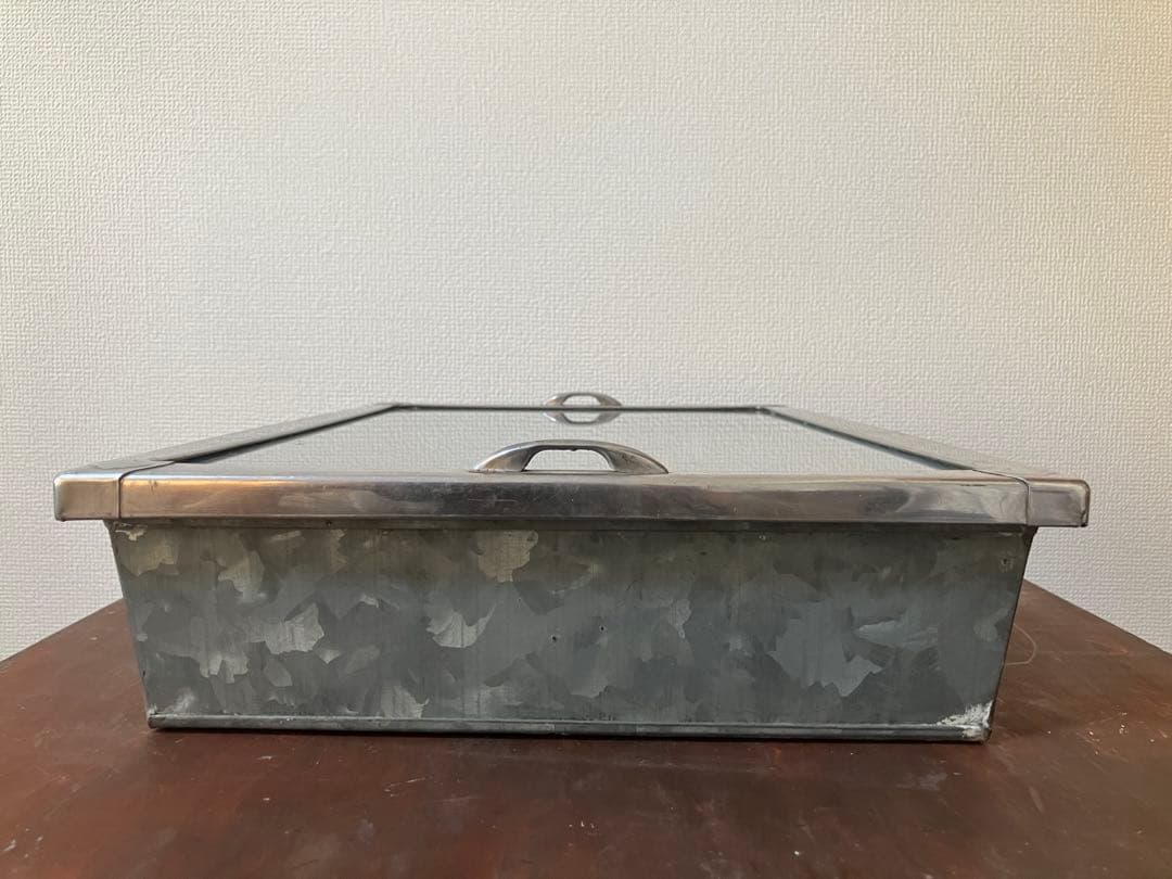 昭和レトロ　ブリキ製ガラス蓋ケース　ブリキ製ショーケース（1枚扉、取り外し可能）